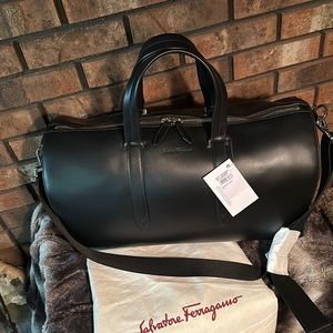 Auth Ferragamo Unisex classic Sumptuous Italian leather Weekend Bag!